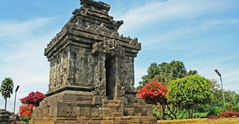 pringapus temple